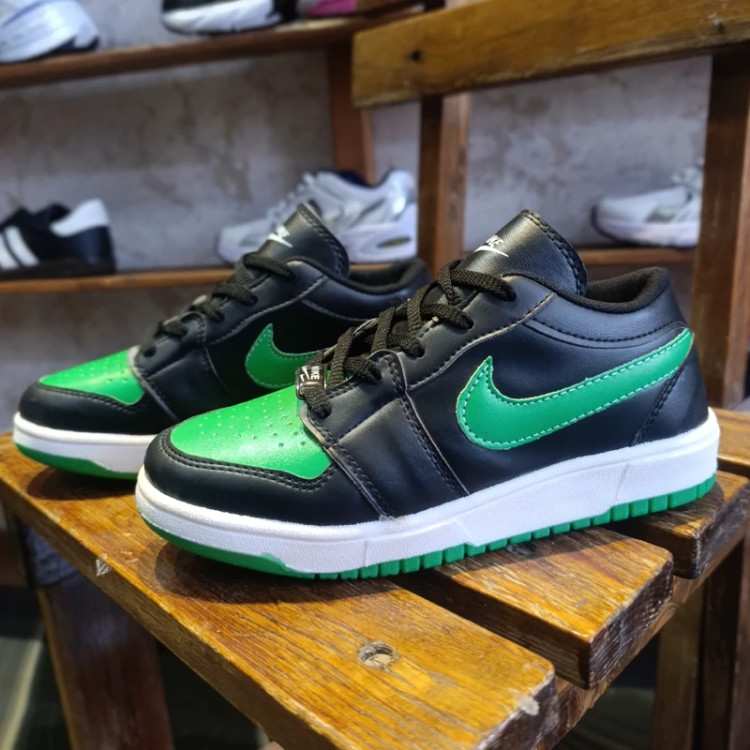 کتونی اسپرت مدل Nike Low مشکی سبز