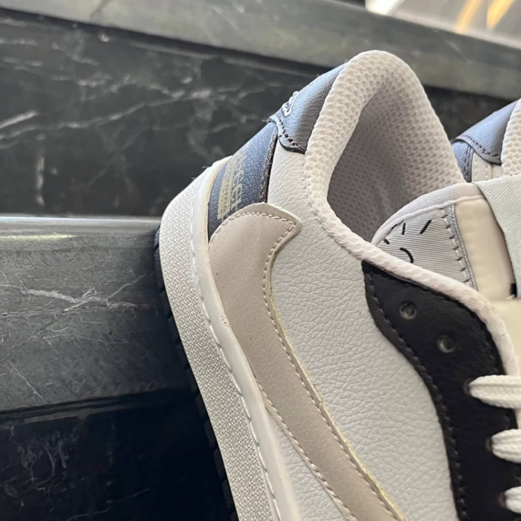 کتانی مردانه نایک ترویس سفید قهوه ای Nike Travis