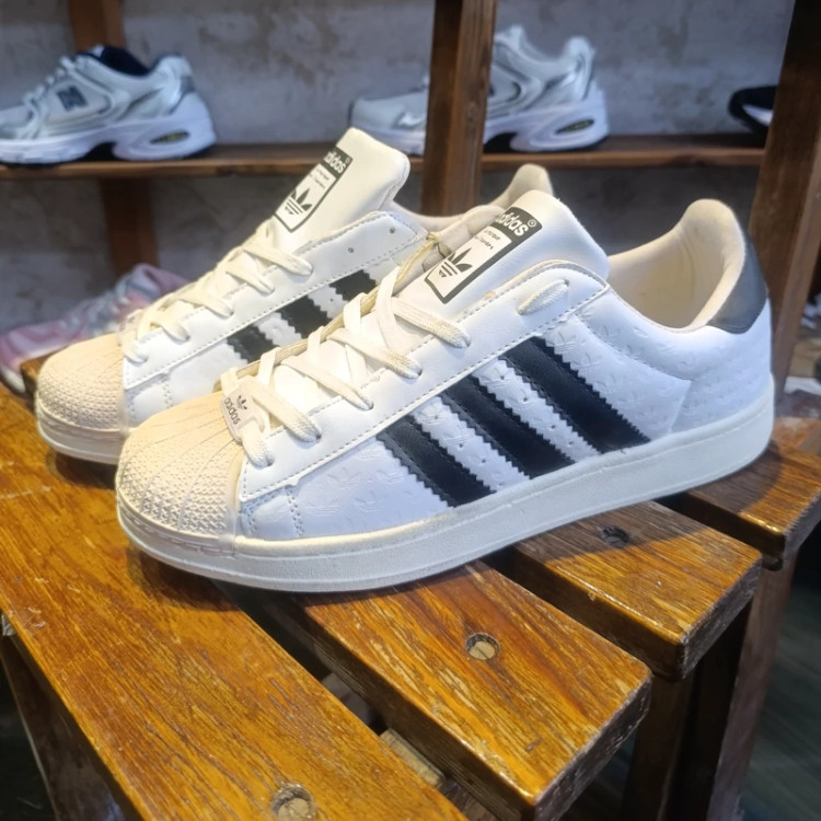 کتانی سوپر استار سفید سایز 44