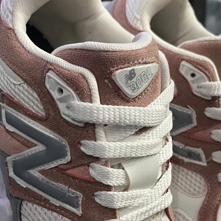 کفش کتانی مردانه نیوبالانس 9060 سفید قهوه ایNew Balance 9060