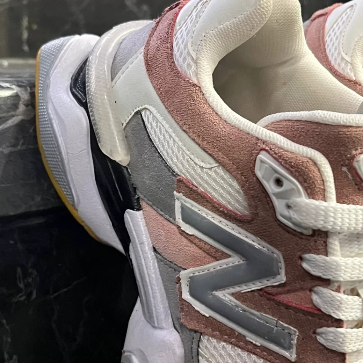کفش کتانی مردانه نیوبالانس 9060 سفید قهوه ایNew Balance 9060