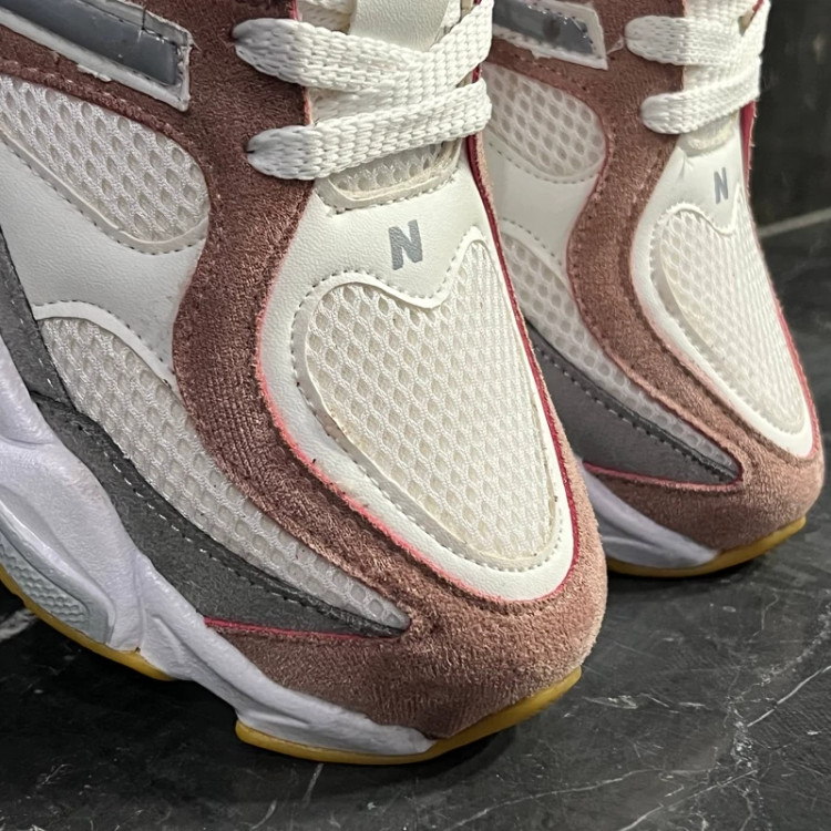 کفش کتانی مردانه نیوبالانس 9060 سفید قهوه ایNew Balance 9060