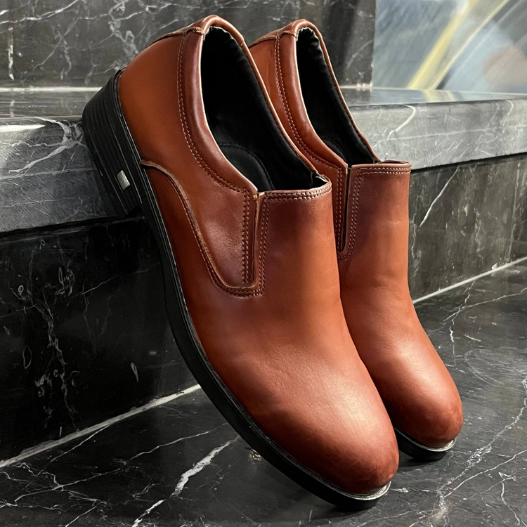 کفش راحتی مردانه چرم مدل Slip-On کلاسیک - قهوه ای تیره