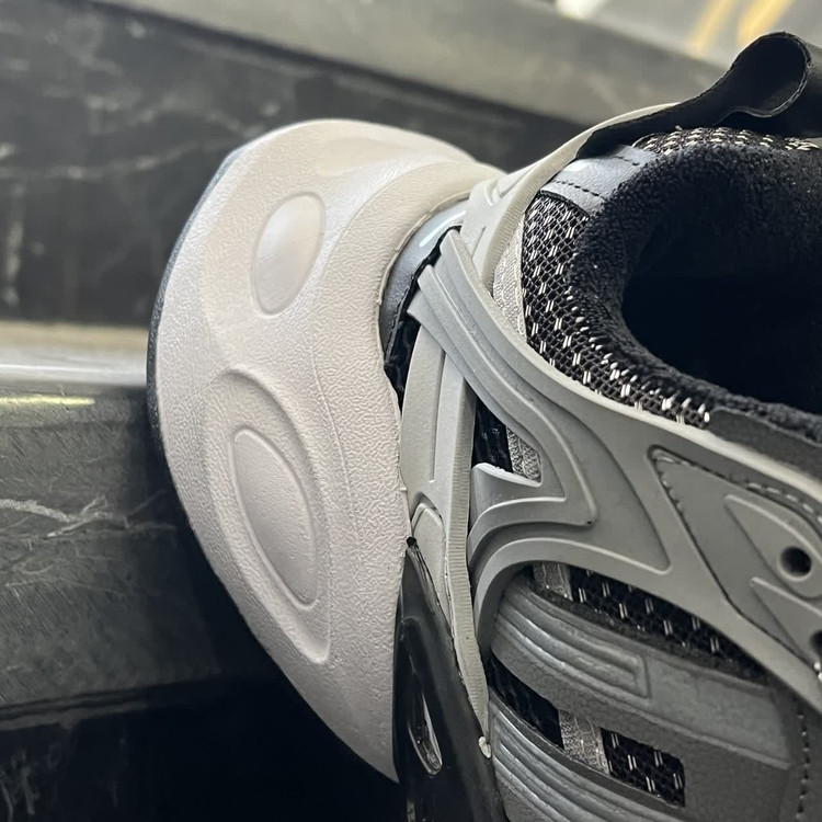 کفش کتانی مردانه آدیداس دیلاکس سایز 43 Adidas Deluxe