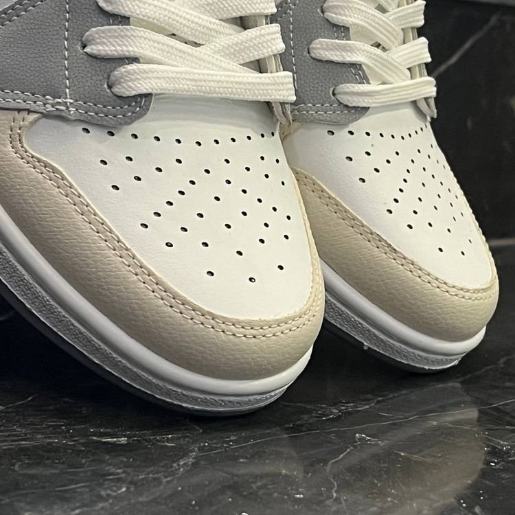 کفش کتانی مردانه نایک جردن 1 طوسی کرم Nike Jordan 1
