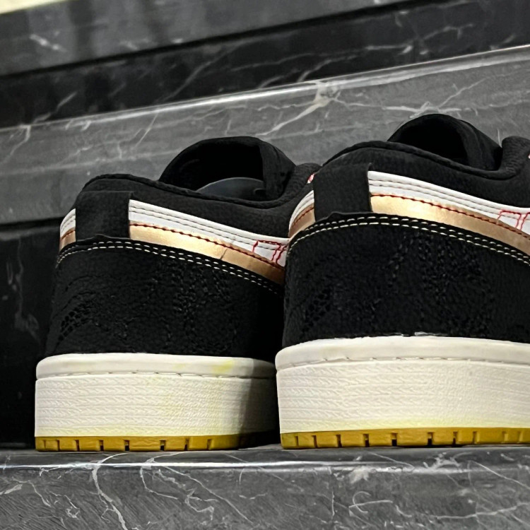 کفش کتانی مردانه نایک جردن 1 سفید قرمز مشکی نایک طلایی حراجی Nike Jordan 1
