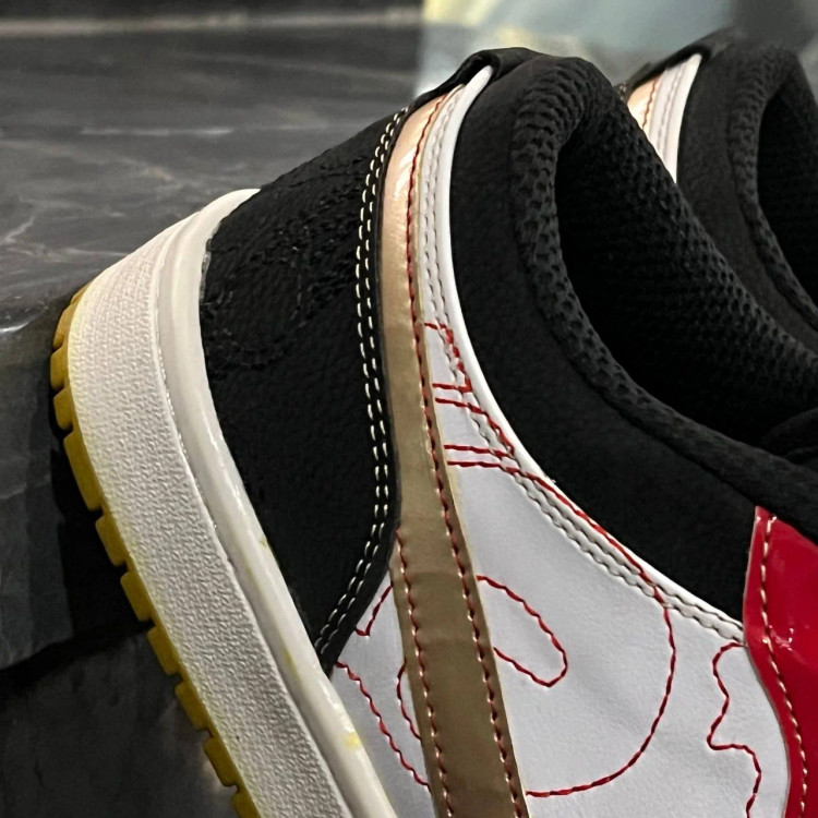 کفش کتانی مردانه نایک جردن 1 سفید قرمز مشکی نایک طلایی حراجی Nike Jordan 1