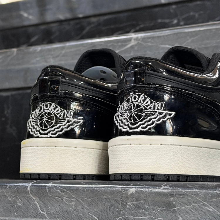 کفش کتانی مردانه نایک جردن 1 مشکی ورنی حراجی Nike Jordan 1