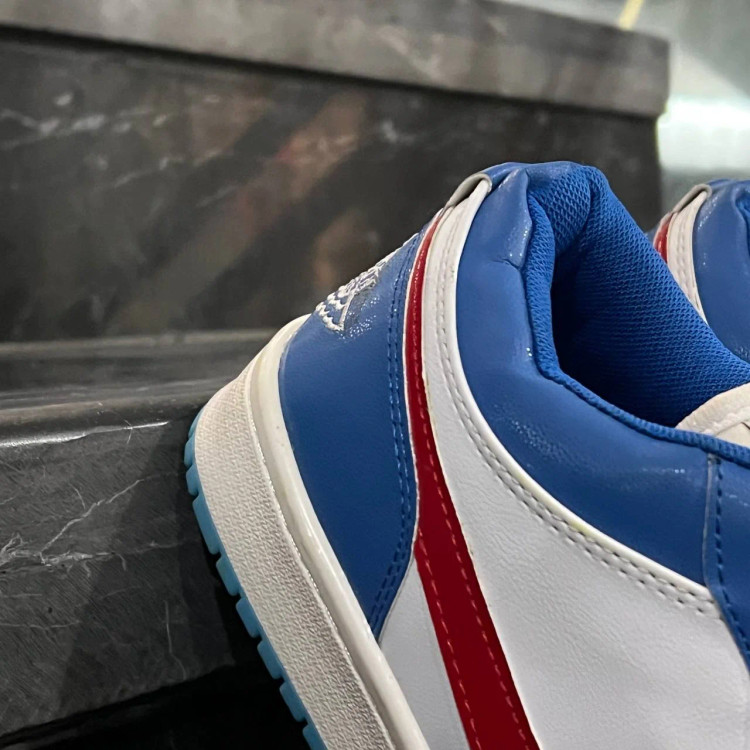 کفش کتانی مردانه نایک جردن 1 سفید آبی نایک قرمز حراجی Nike Jordan 1