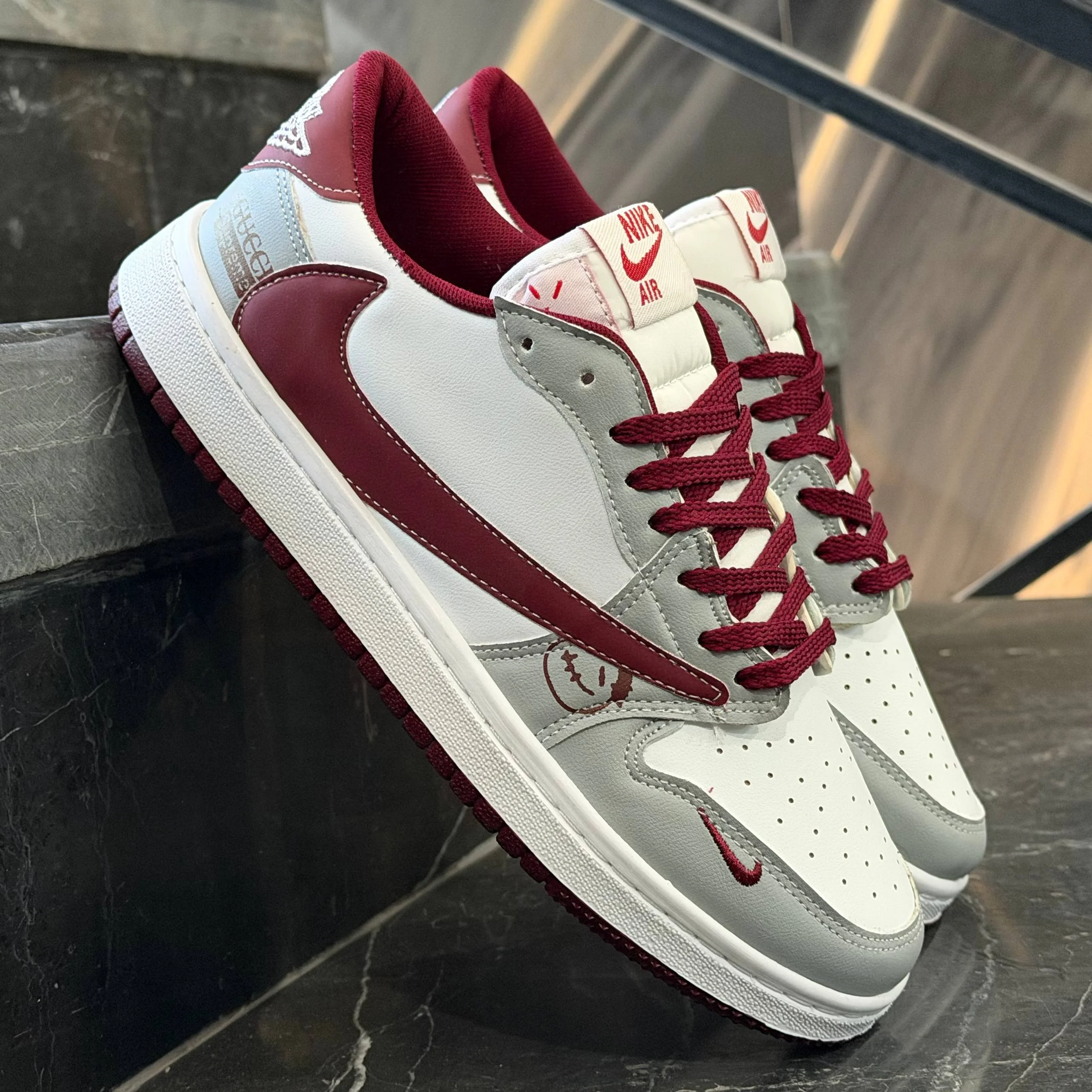 کتانی مردانه نایک ترویس طوسی چری Nike Travis