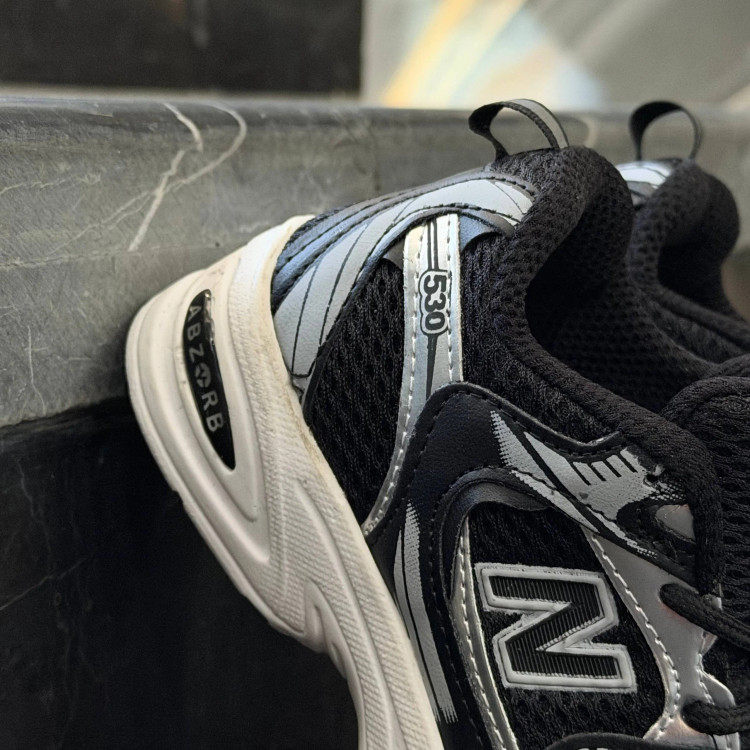کفش کتانی نیوبالانس 530 بچگانه مشکی زیره سفید NEW BALANCE 530