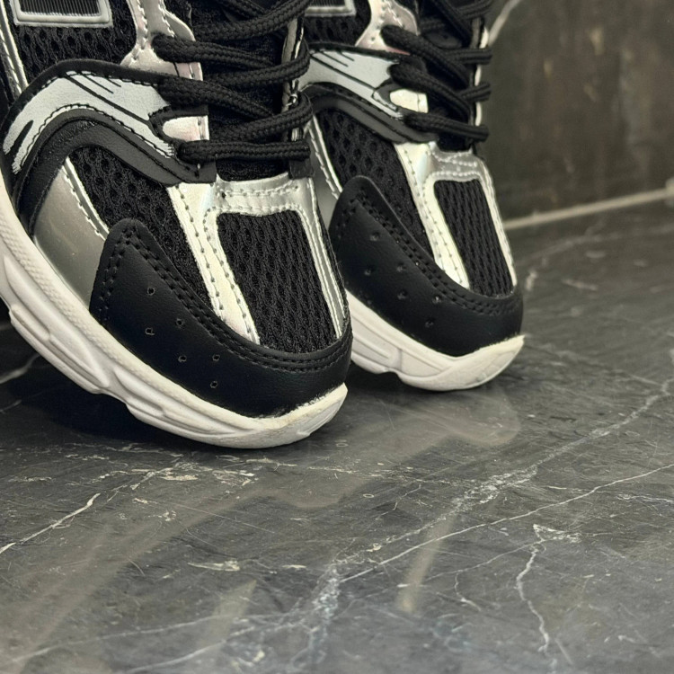 کفش کتانی نیوبالانس 530 بچگانه مشکی زیره سفید NEW BALANCE 530
